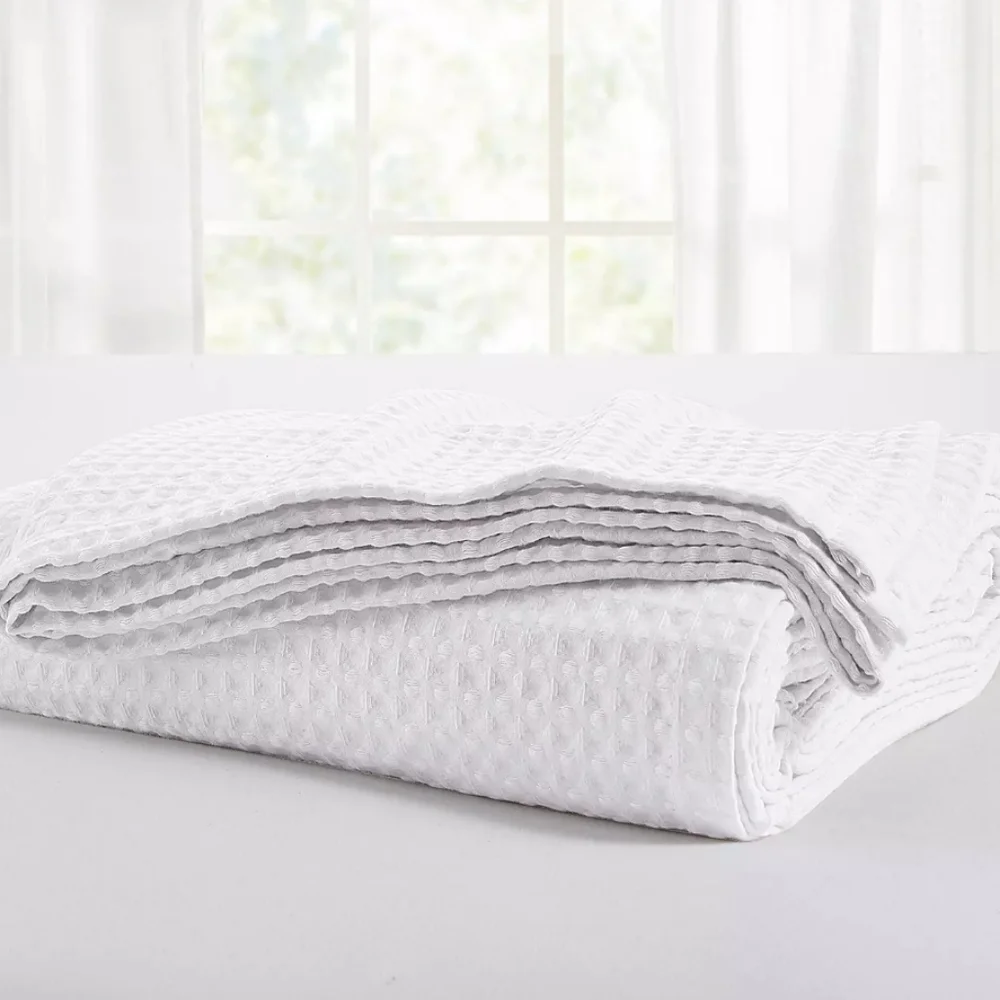 Member’s Mark Hotel Waffle Knit King Size White Blanket Coverlet Bedspread NWT